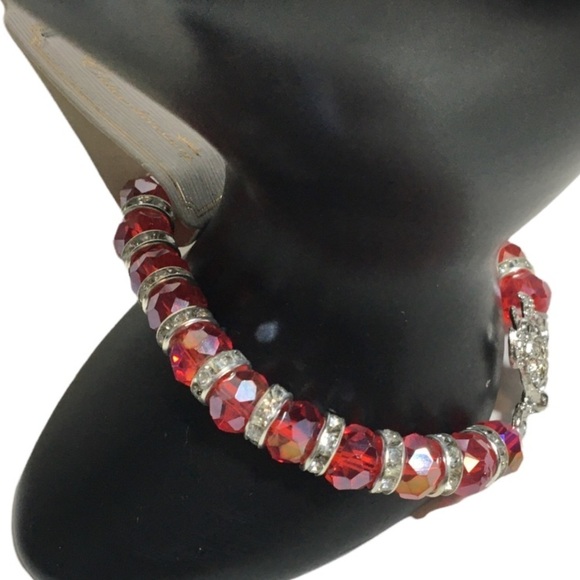 Beaded bracelet with sea turtle pendant and faux diamonds - Picture 2 of 7